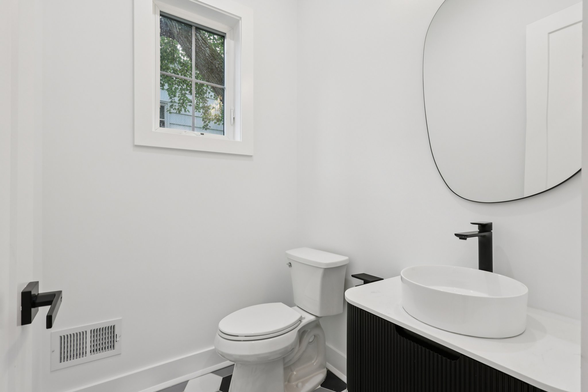 73 W Cedar St Livingston NJ bathroom photo 16